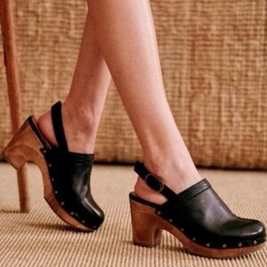 🖤 ISO Sezane Taylor Clog Black Leather Size: 9.5-10